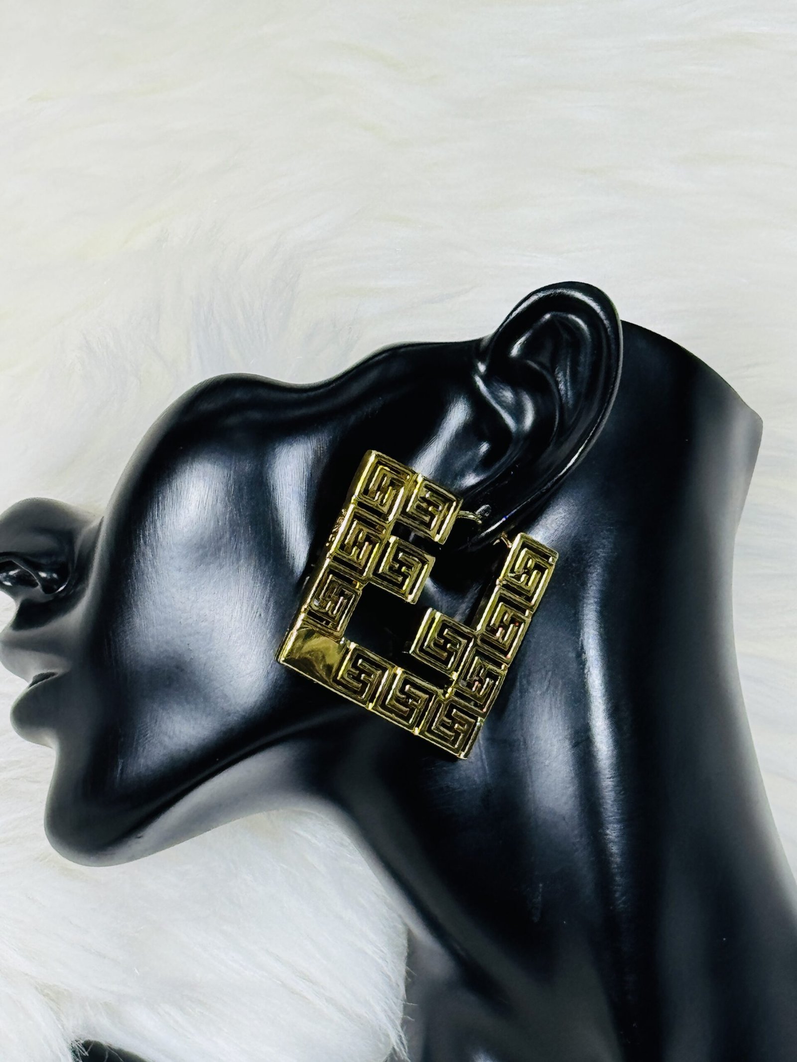 FENDI Logo Square Medium Loop with Stone (Golden)