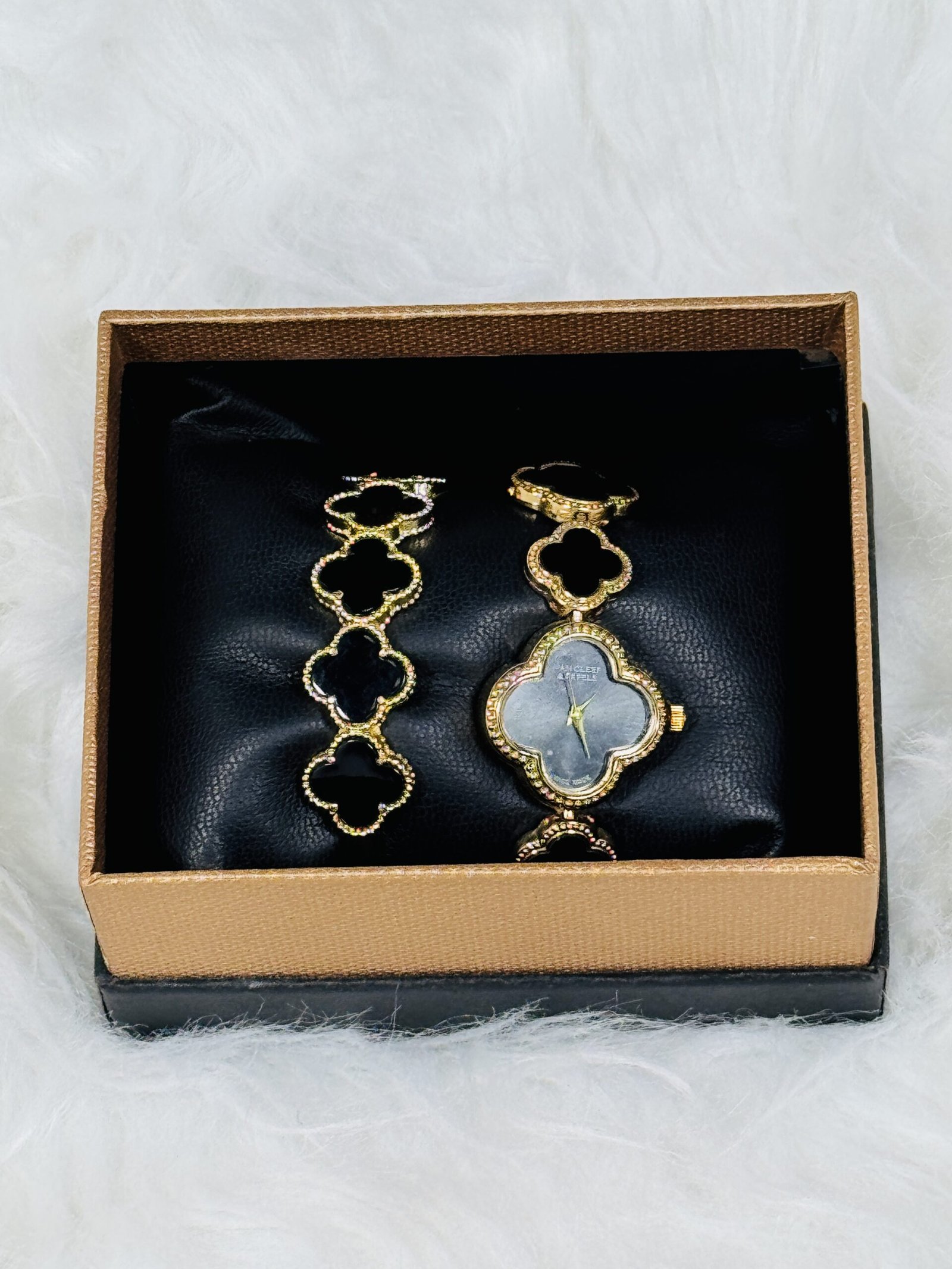 Black Van Cleef Jewelry Set