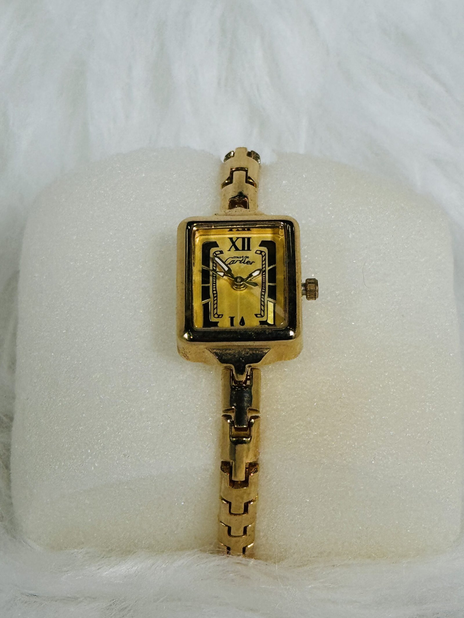 Luxury Golden Cartier Wristwatch