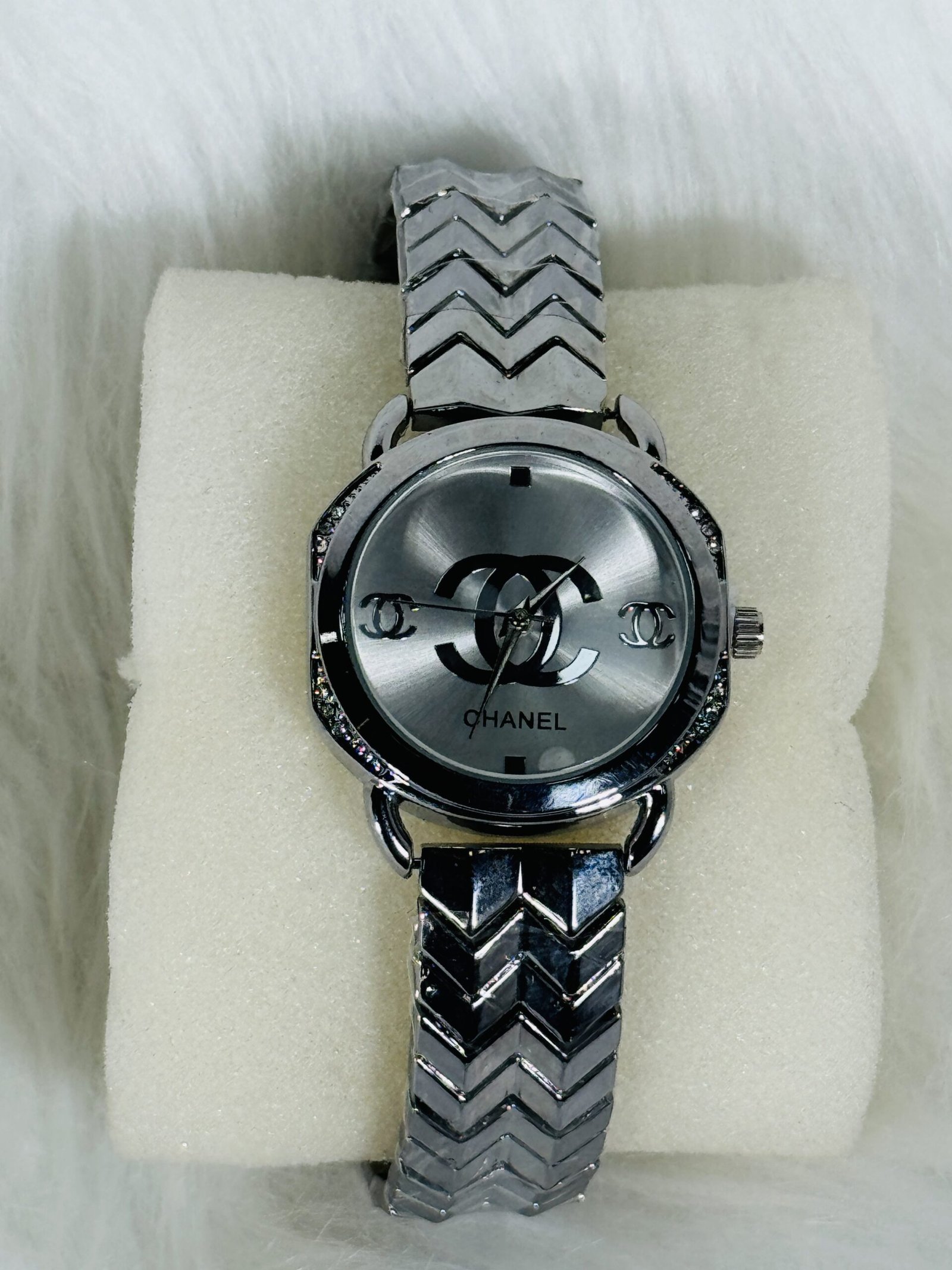 Double Layer Channel Wristwatch