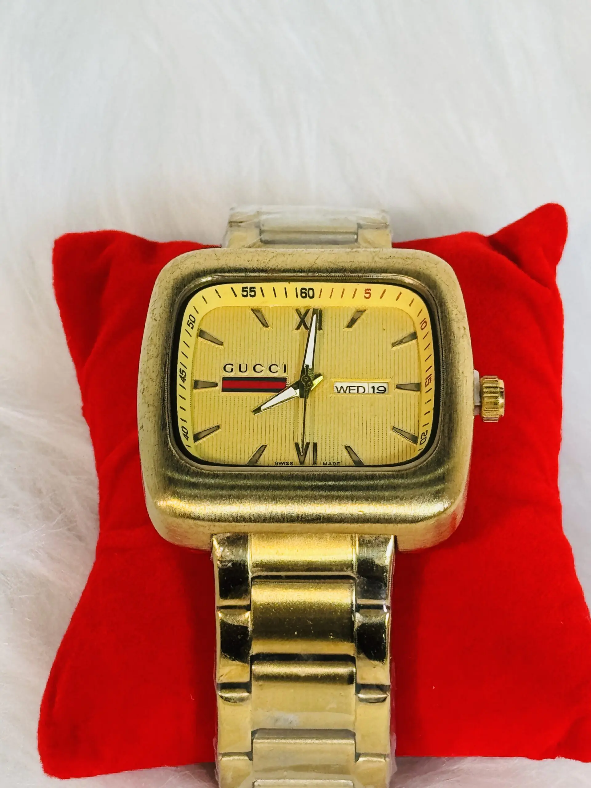 Gucci Wristwatch - Elegance Redefined