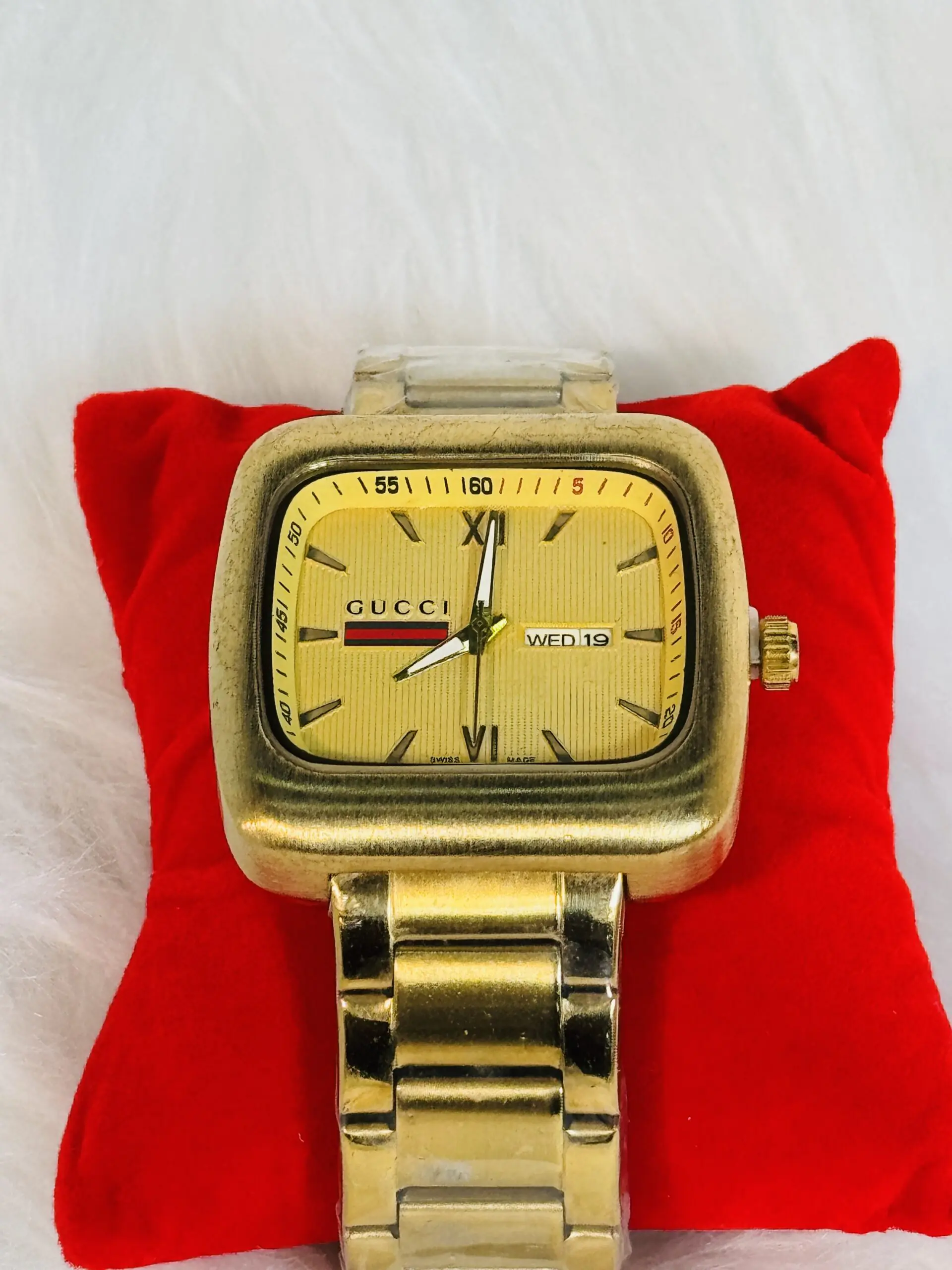 Gucci Wristwatch - Elegance Redefined