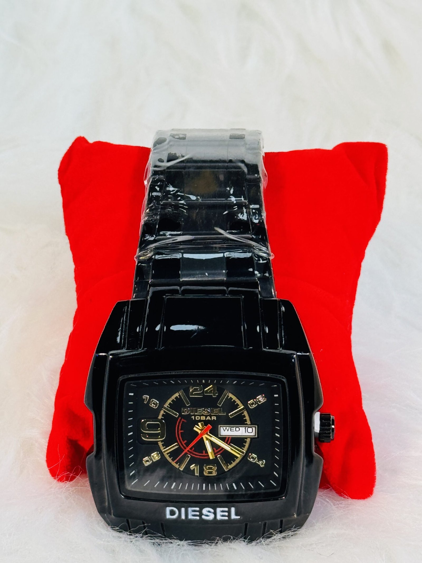 Diesel Wristwatch with Black and Silver Chain Strap