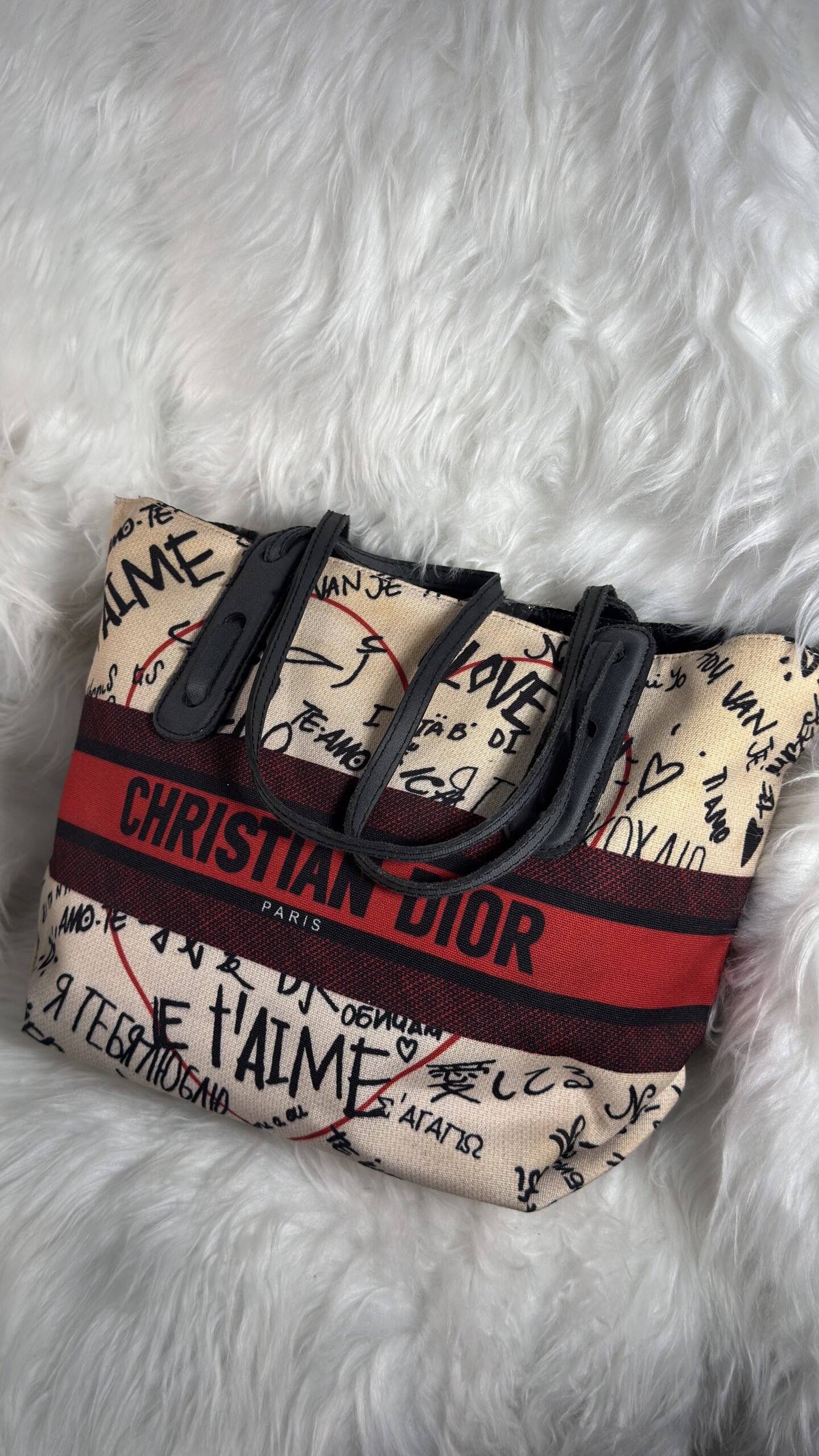 Beauty Red Design Handbag
